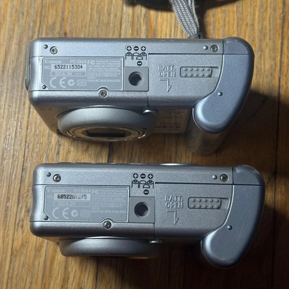Lot of 2 Canon PowerShot A60 2.0MP Digital Cameras Silver -READ - Picture 6 of 11